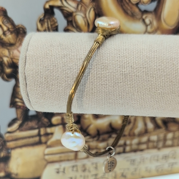 Bourbon and Bowties Gold Cream Elegant Bracelet - Picture 1 of 7